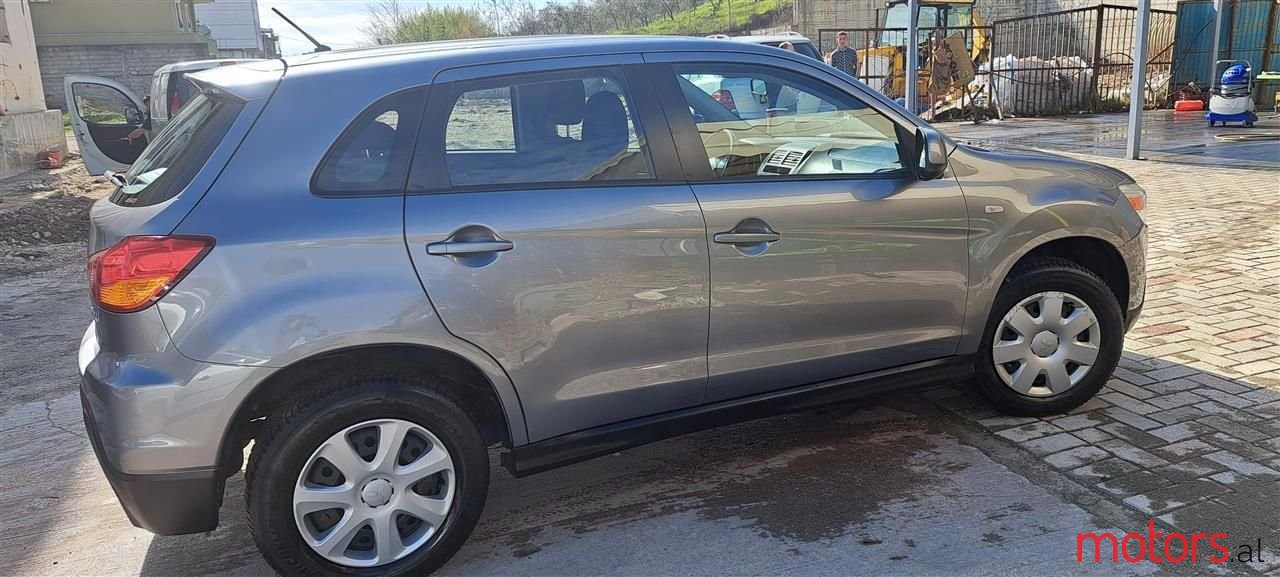 2012' Mitsubishi ASX photo #4