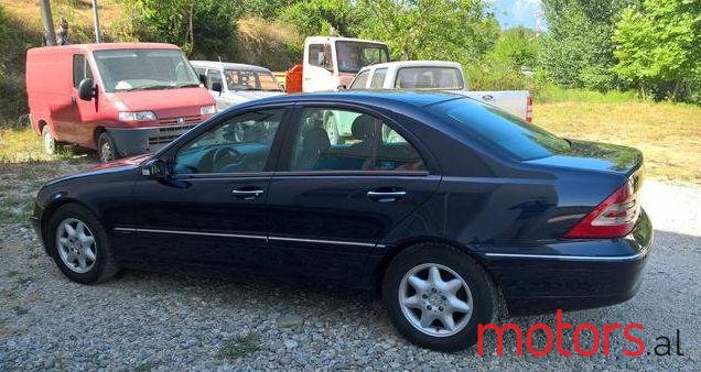 2002' Mercedes-Benz C-Class photo #2