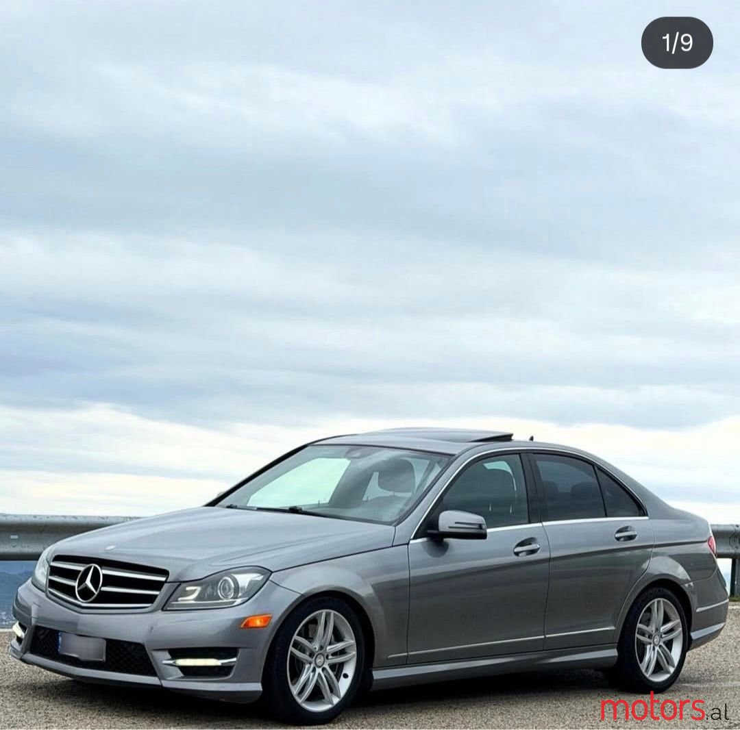 2012' Mercedes-Benz C 300 photo #1
