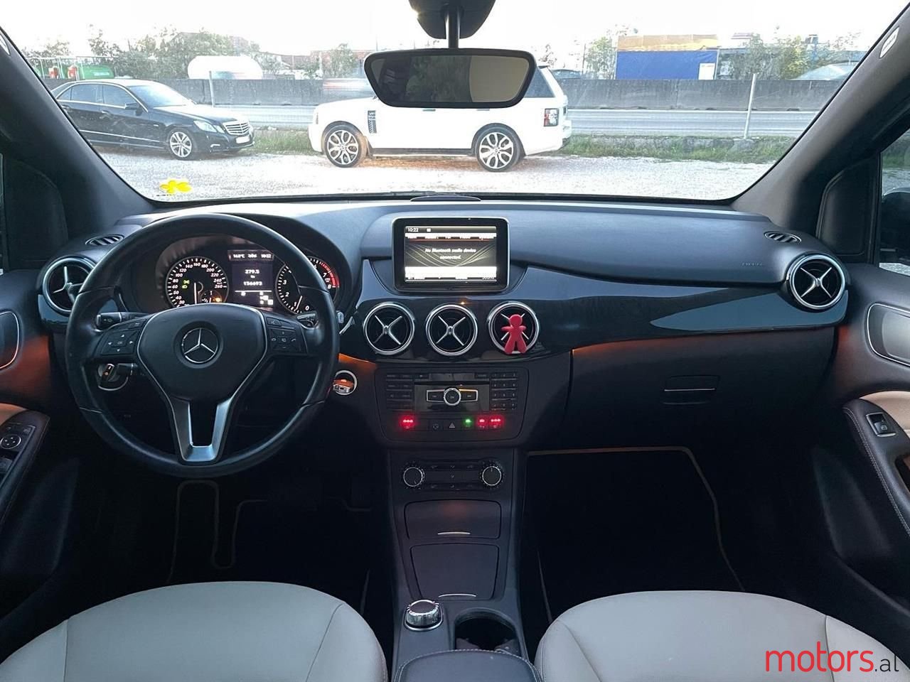 2013' Mercedes-Benz B 250 photo #6