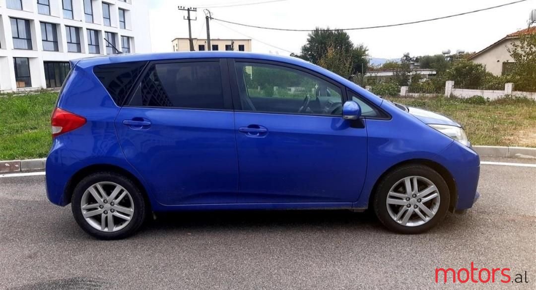 2012' Subaru Trezia photo #2