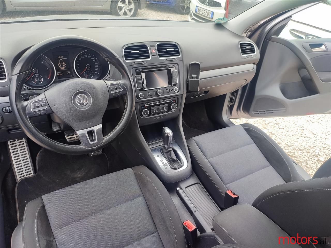 2012' Volkswagen Golf photo #6