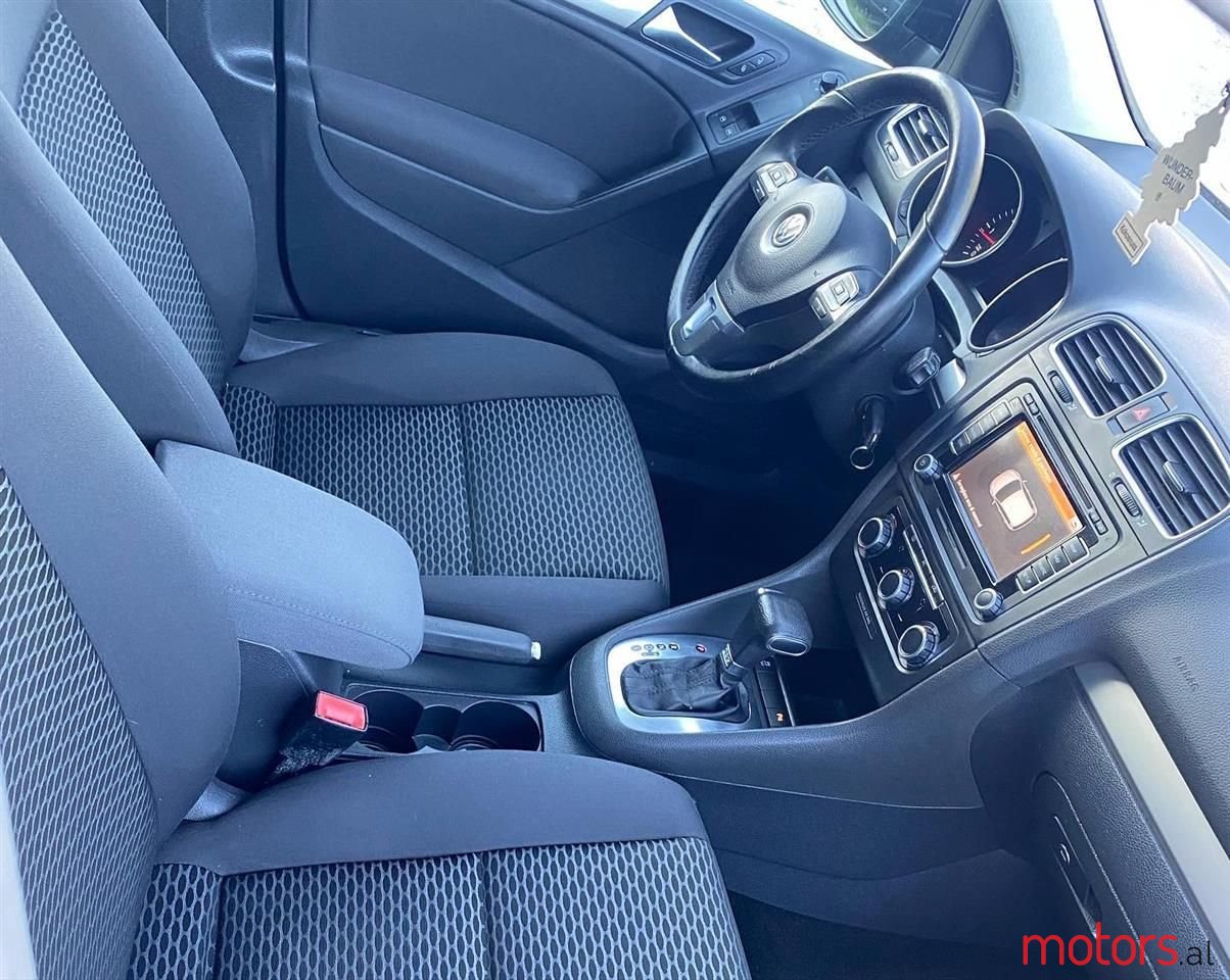 2010' Volkswagen Golf photo #6