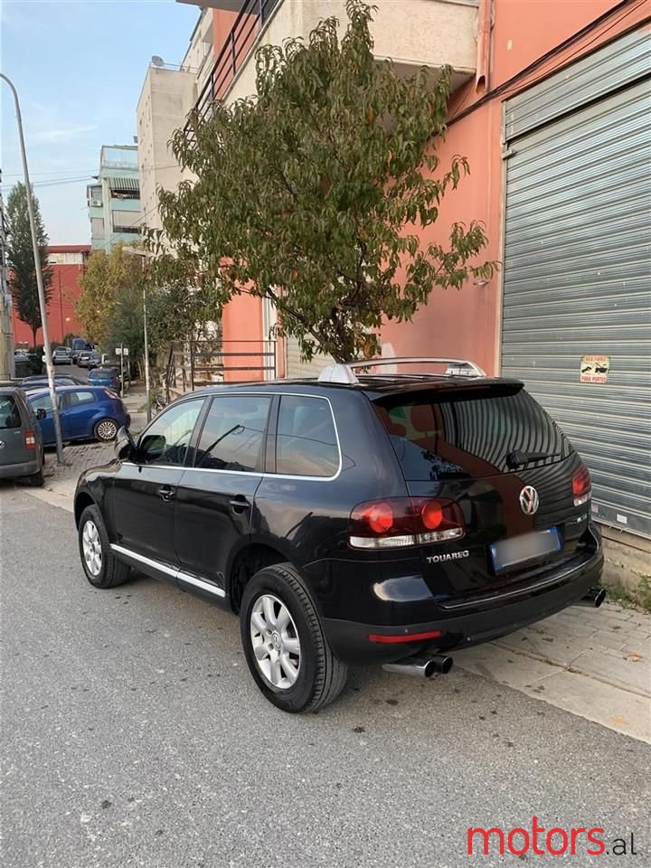 2008' Volkswagen Touareg photo #3