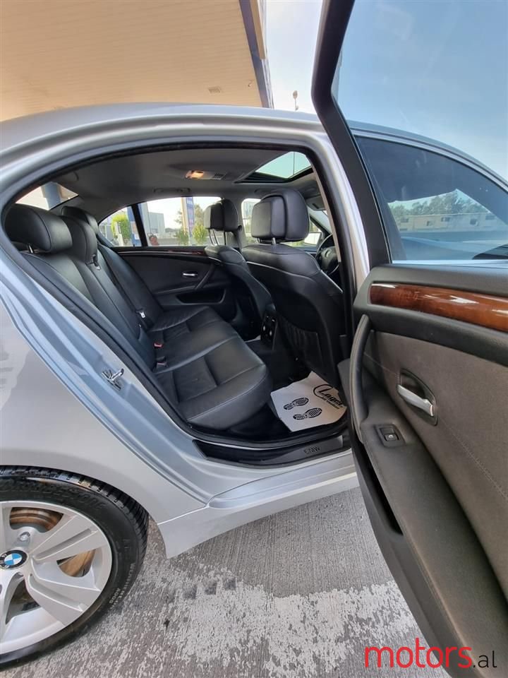 2010' BMW 528 photo #6