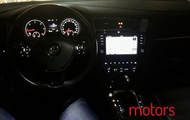 2013' Volkswagen Golf photo #2