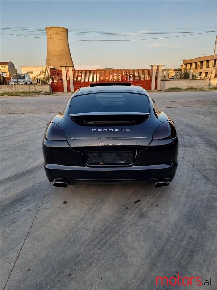 2011' Porsche Panamera photo #5