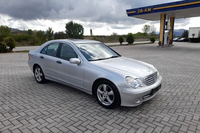 2005' Mercedes-Benz C 220