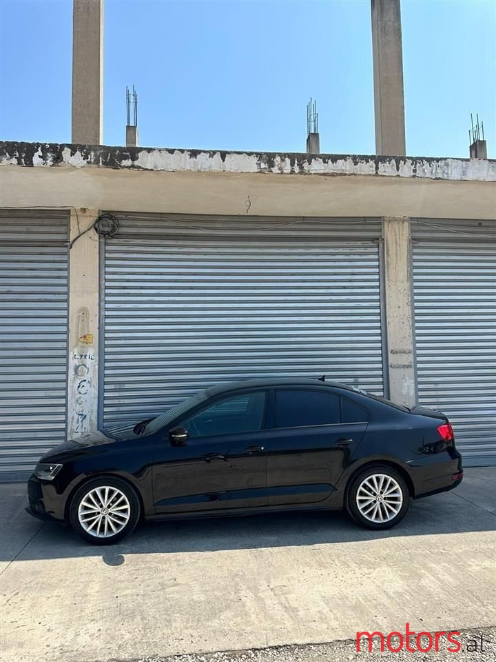 2012' Volkswagen Jetta photo #5