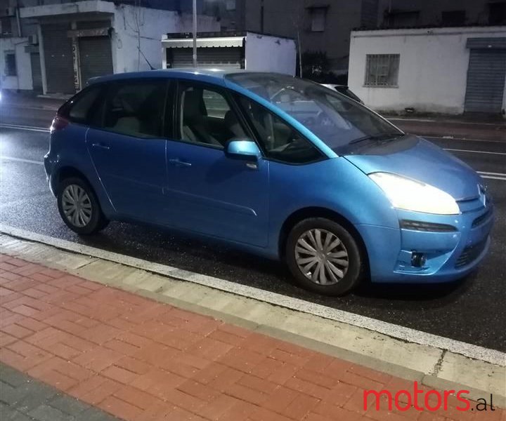 2008' Citroen C4 photo #1