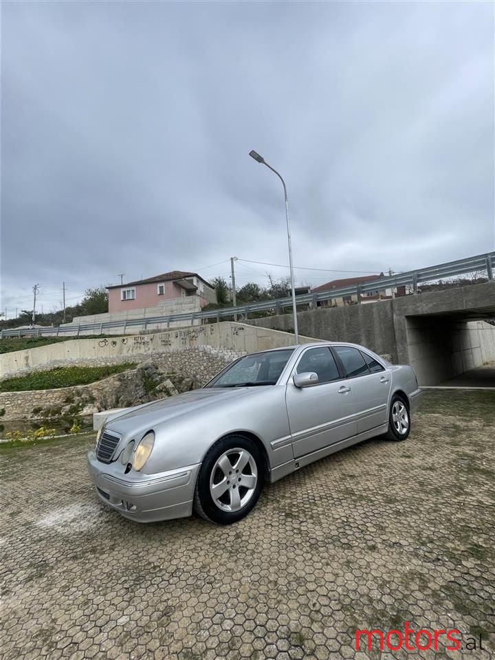 2001' Mercedes-Benz 270 photo #5