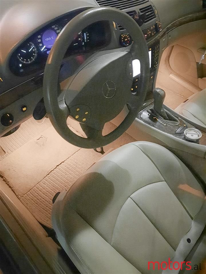 2002' Mercedes-Benz 270 photo #6