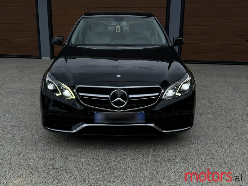 2014' Mercedes-Benz E 220 photo #1