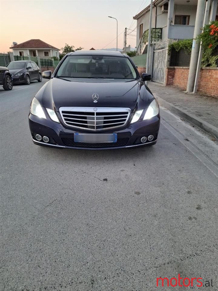 2010' Mercedes-Benz E 220 photo #1