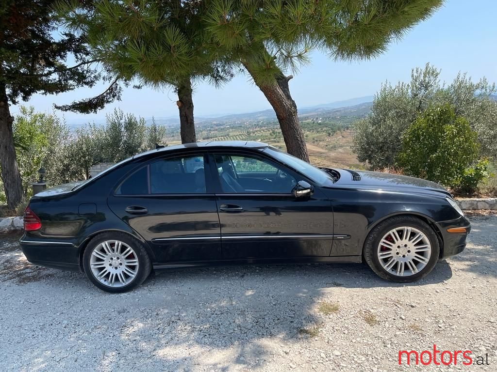 2009' Mercedes-Benz 300 photo #4