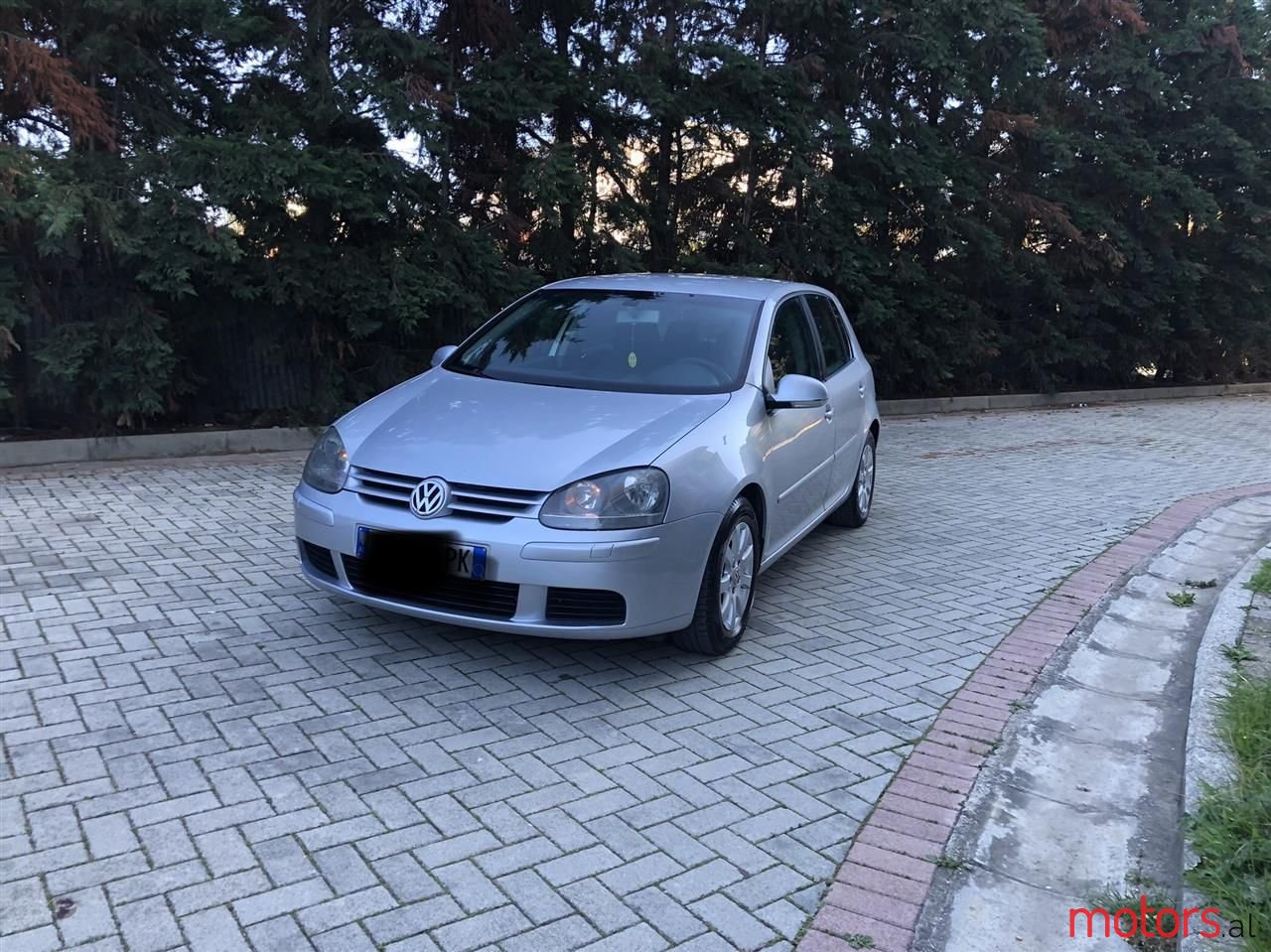 2005' Volkswagen Golf photo #3