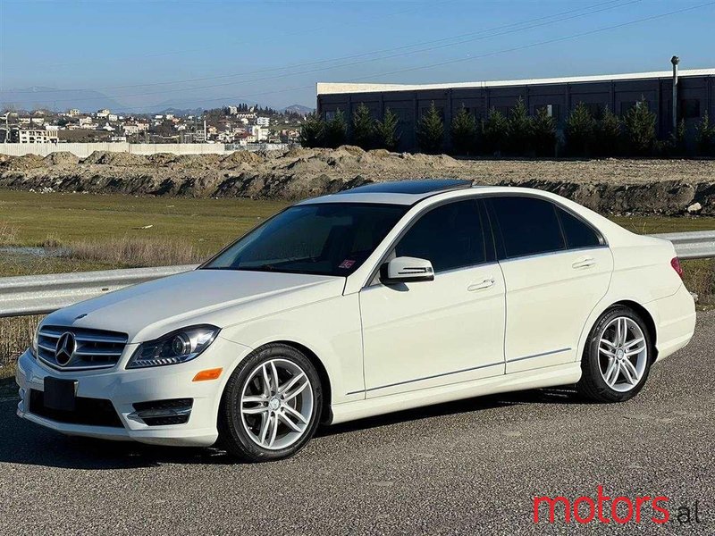 2012' Mercedes-Benz C 300 photo #4