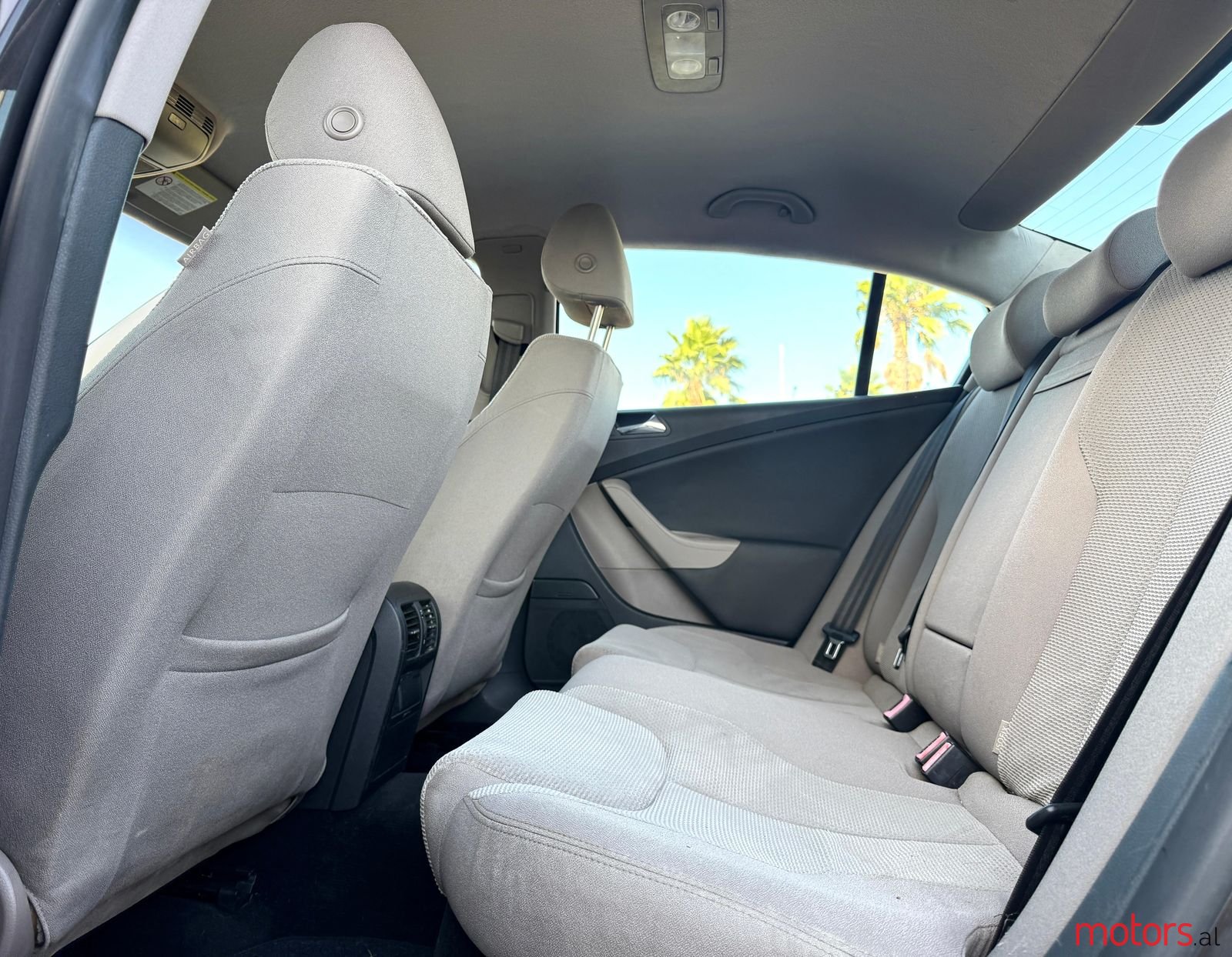 2008' Volkswagen Passat photo #4