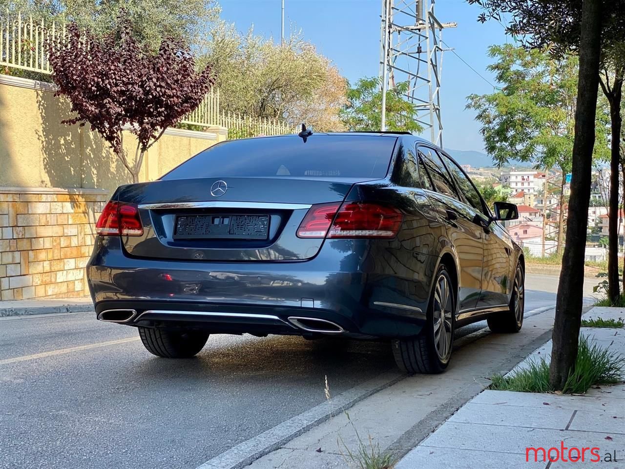 2014' Mercedes-Benz E 220 photo #2