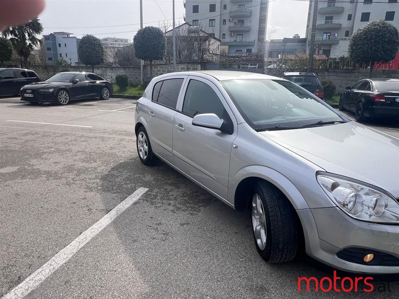 2009' Opel Astra photo #1