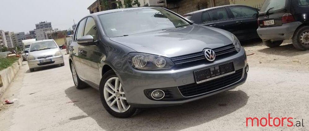 2011' Volkswagen Golf photo #1