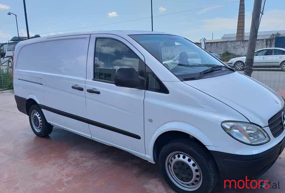 2008' Mercedes-Benz 220 photo #1