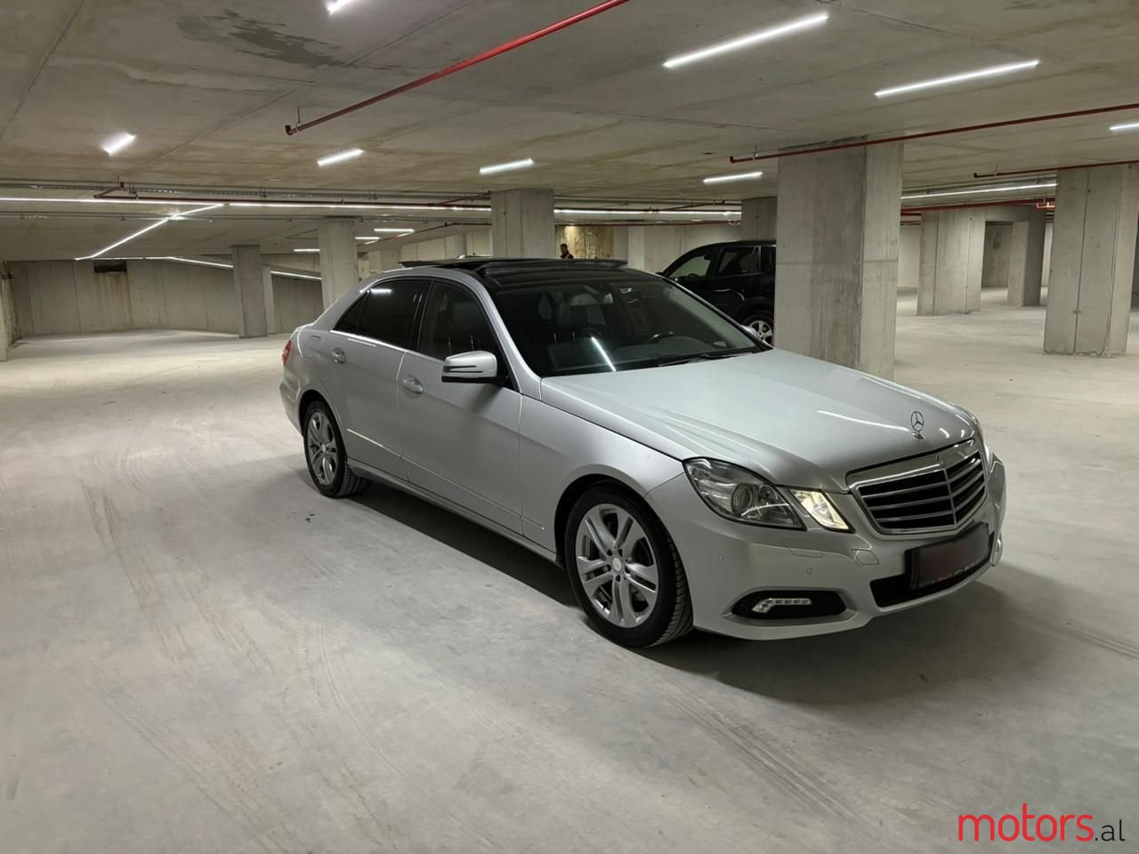 2010' Mercedes-Benz E 300 photo #2