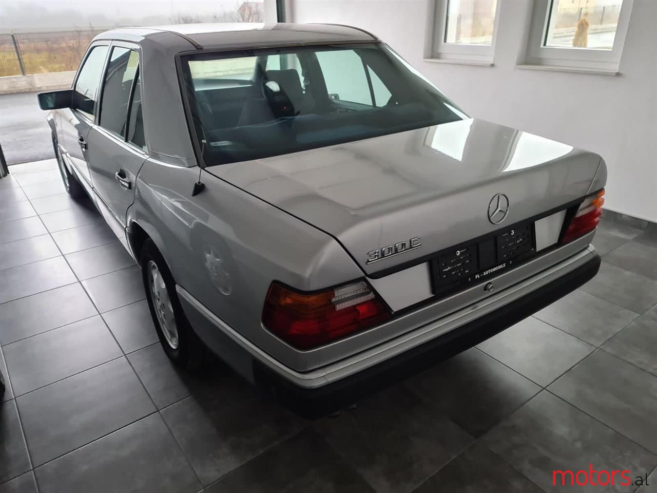 1992' Mercedes-Benz E 300 photo #6