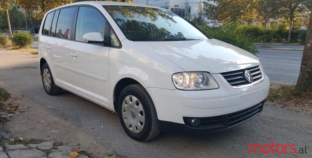 2006' Volkswagen Touran photo #2