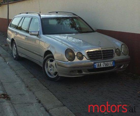 2002' Mercedes-Benz 270 photo #1