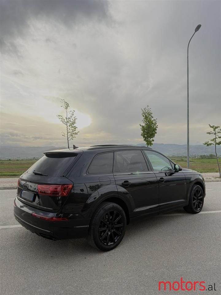 2018' Audi Q7 photo #2