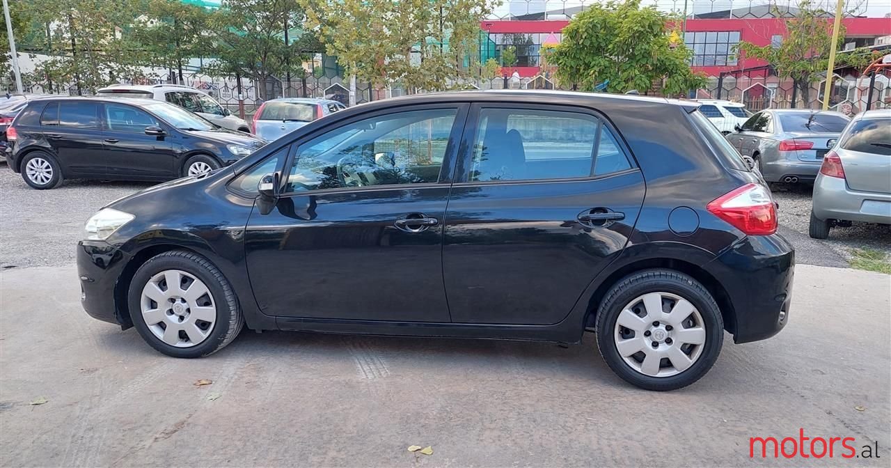 2010' Toyota Auris photo #4