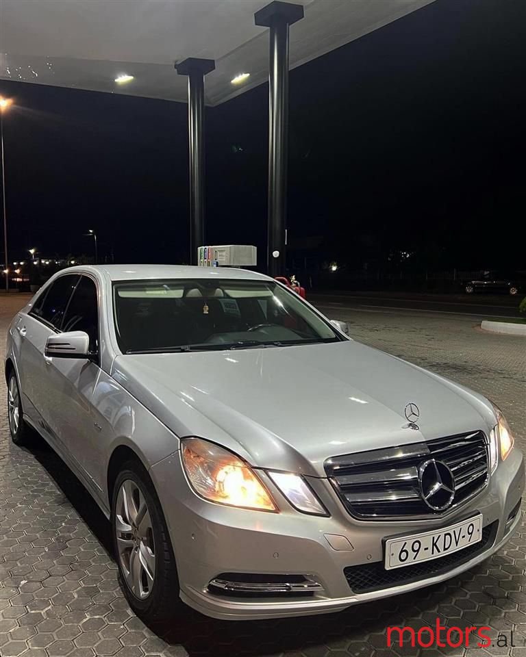 2010' Mercedes-Benz 220 photo #2