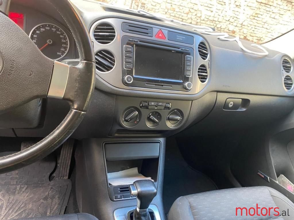 2009' Volkswagen Tiguan photo #4