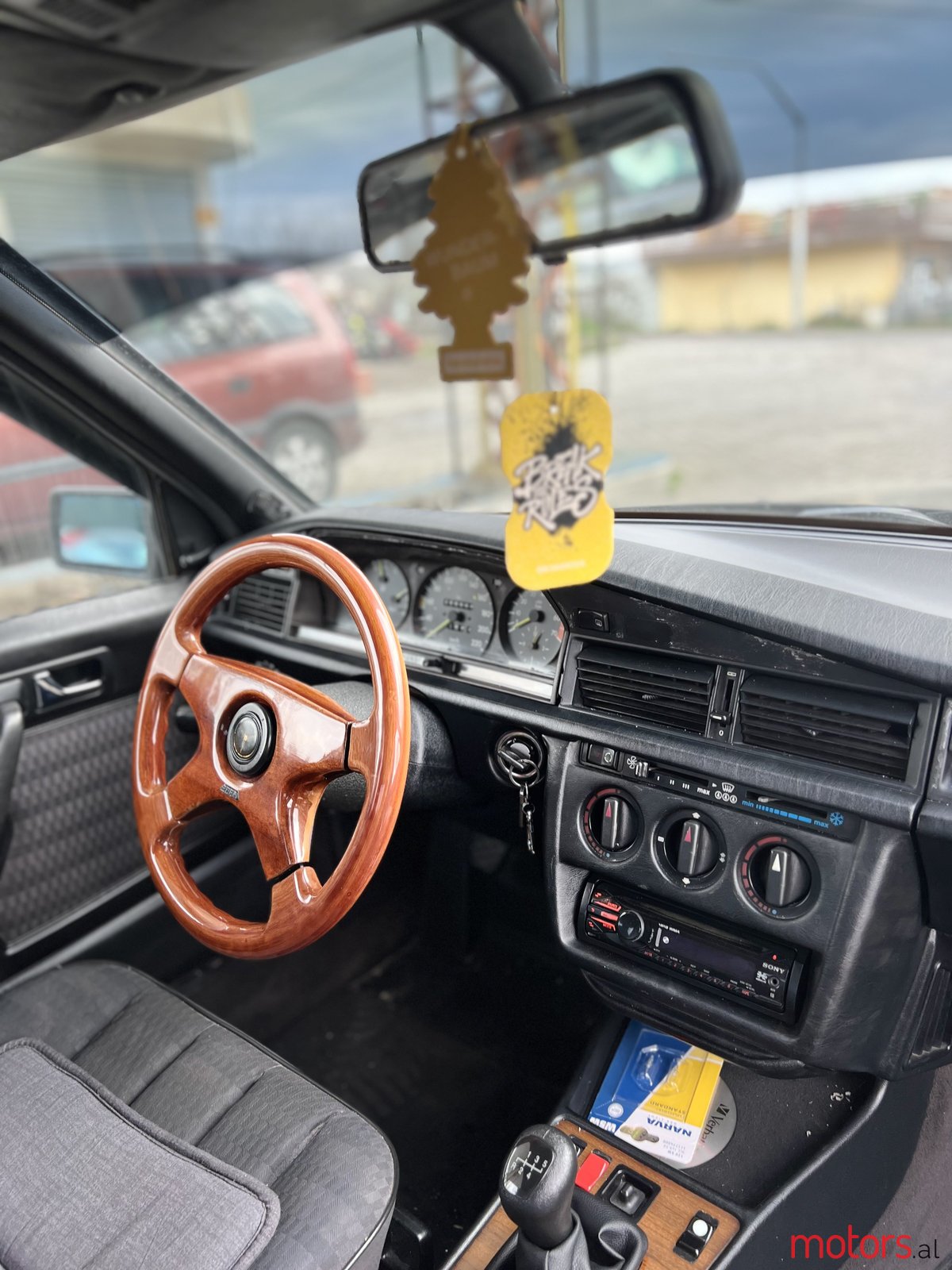 1989' Mercedes-Benz 190 photo #7