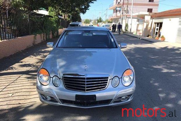 2008' Mercedes-Benz E-Class photo #2