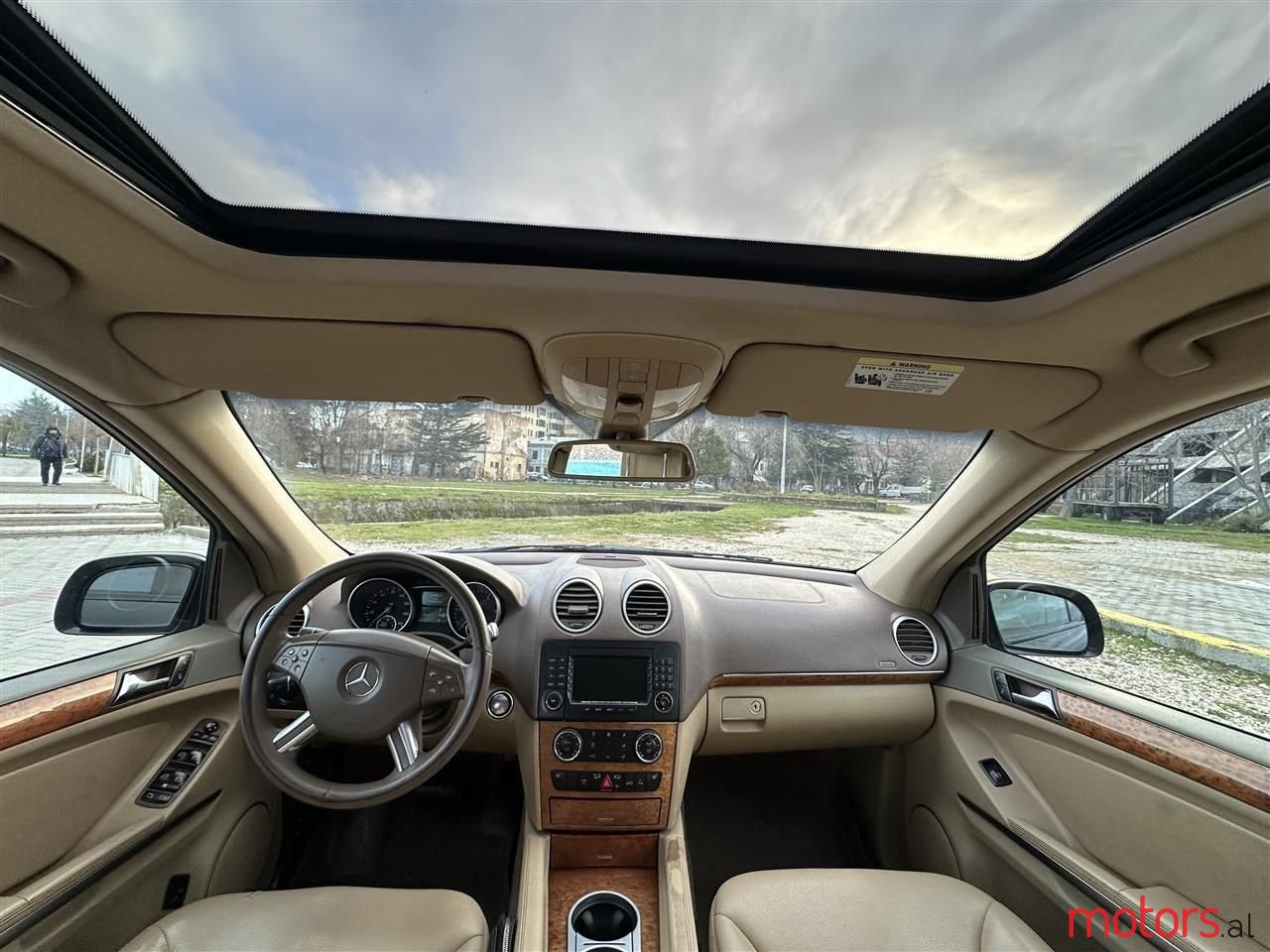 2008' Mercedes-Benz GL 320 photo #3