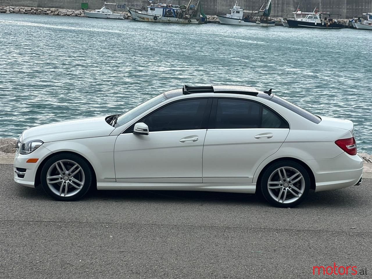 2012' Mercedes-Benz C 300 photo #6