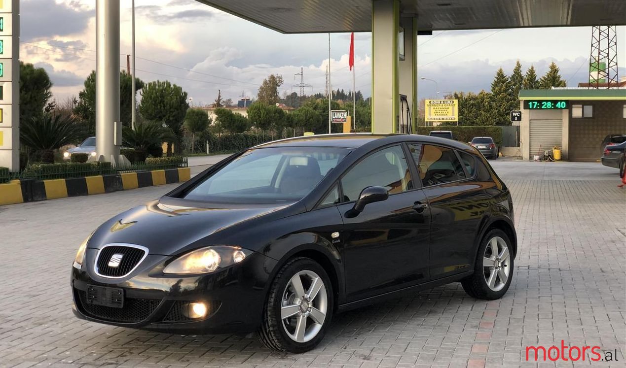 2006' SEAT Leon photo #1