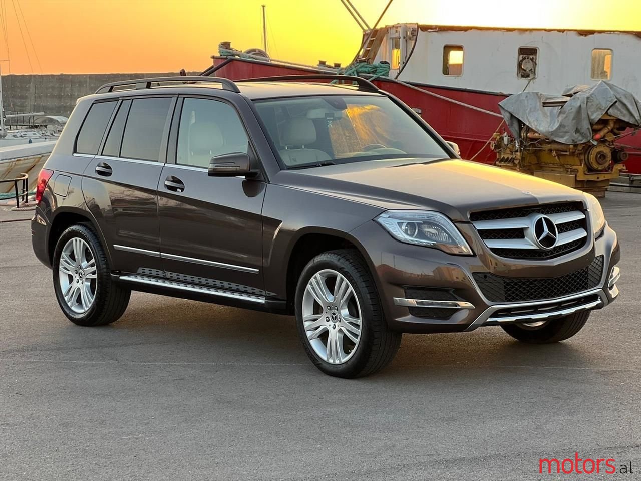 2015' Mercedes-Benz GLK 250 photo #2