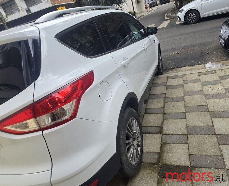 2014' Ford Kuga photo #3