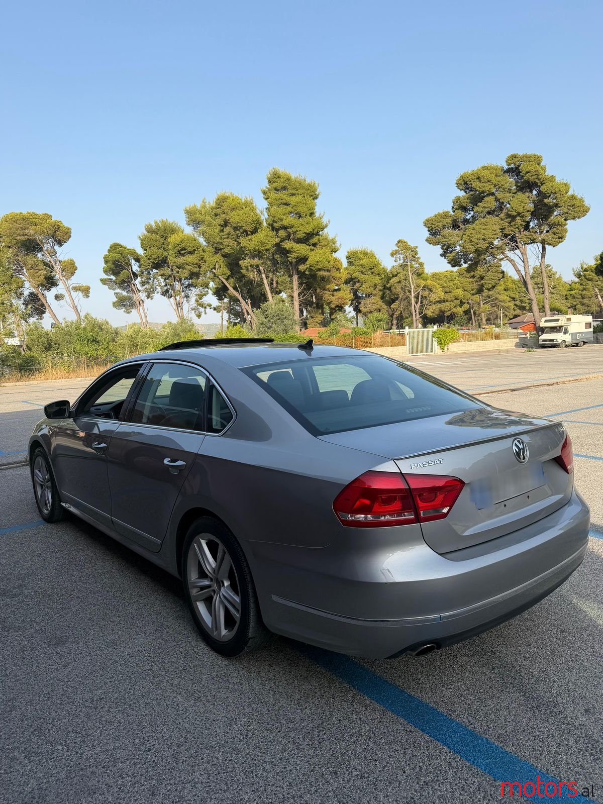 2013' Volkswagen Passat photo #5
