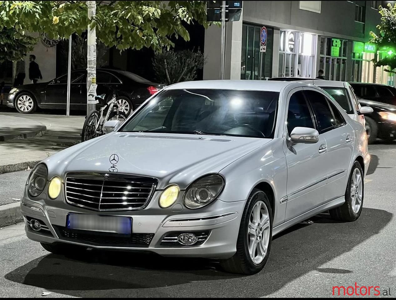 2008' Mercedes-Benz 320 photo #1