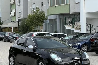 2012' Alfa Romeo Giulietta