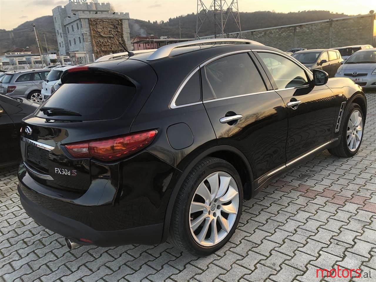 2013' Infiniti FX photo #4