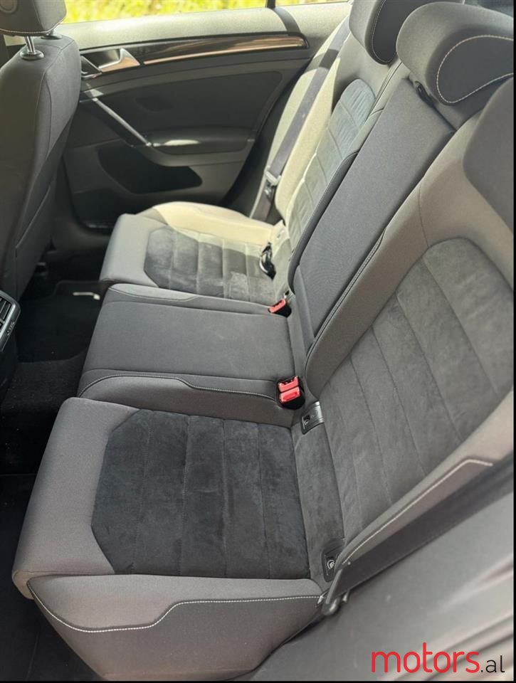 2014' Volkswagen Golf photo #3