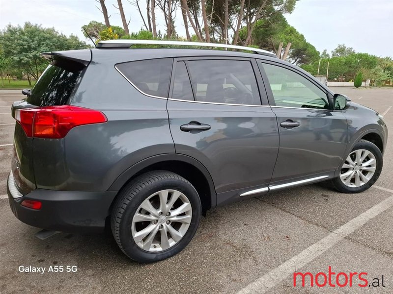 2015' Toyota RAV4 photo #5