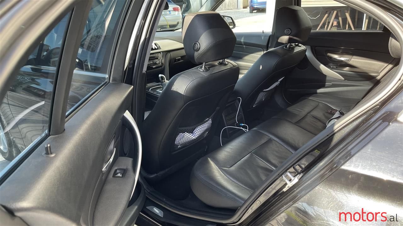 2016' BMW 320 photo #5