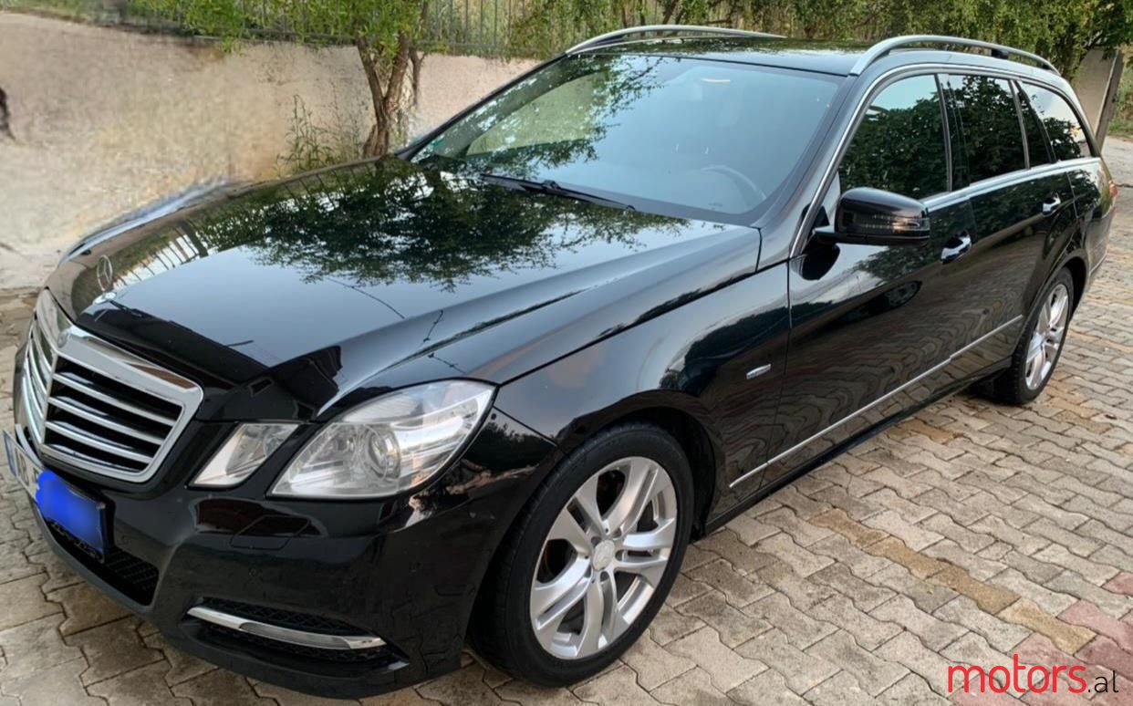 2012' Mercedes-Benz E 220 photo #2
