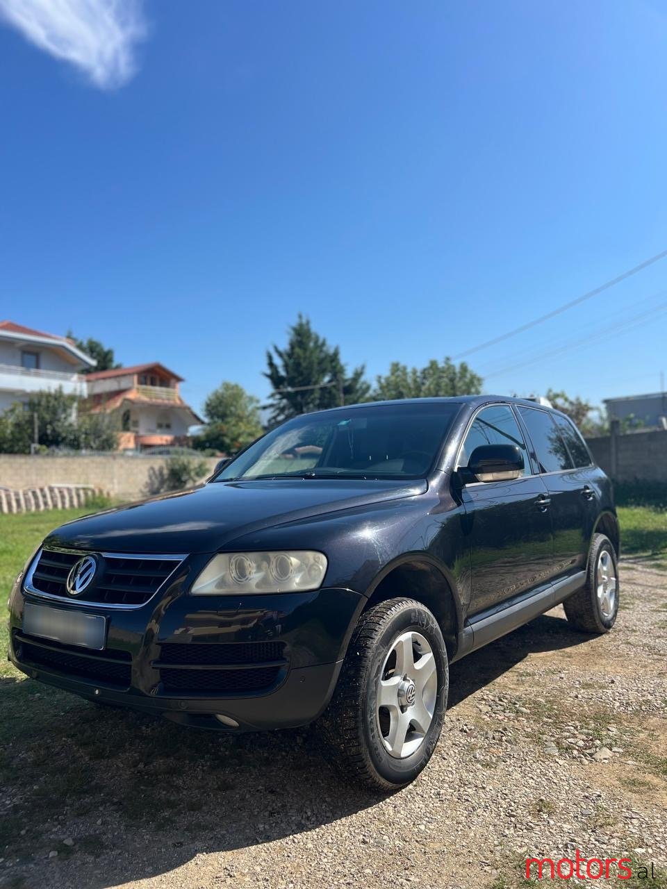 2005' Volkswagen Touareg photo #1